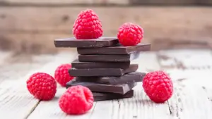 Tea, berries, dark chocolate and apples could lead to a longer life span, study shows