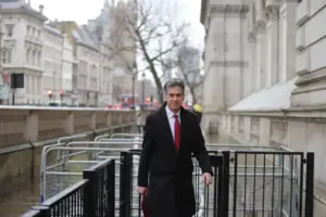 UK gives Global Environment Agency £330 million to tackle climate change