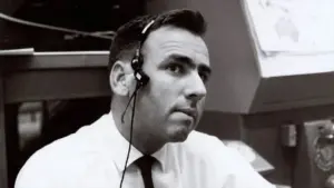 Milton Windler, Apollo 13 Flight Director Who Helped Save Mission and Pioneer Space Operations, Dies